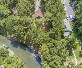 Secluded River Bend Retreat with Private Dock and Kayaks