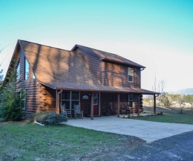 Cozy Cabin Living by Lake Chatuge with Hot Tub!