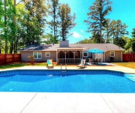 Kennesaw Oasis -Private Pool Comfy 4BDR Sleeps 14+