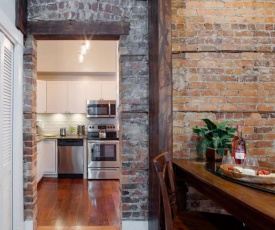 416A Waldburg st · Newly Renovated 1920's Historic District Apt