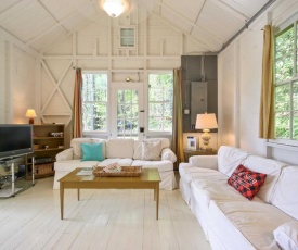 Cozy Stockbridge Cabin - Walk to Beach and Lake!