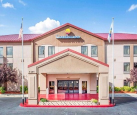 Comfort Inn & Suites at Stone Mountain