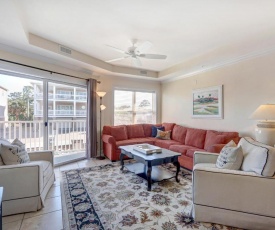 Community Pool Steps from the Beach Private Balcony with Ocean View