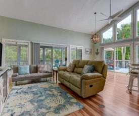 Heated Pool Access Great Outdoor Space, Walk to Beach, Restaurants, Shopping & More!