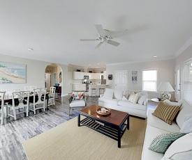 Shady Retreat - Screened Porch - Walk to Beach home