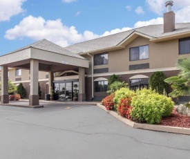 Comfort Inn & Suites - near Robins Air Force Base Main Gate