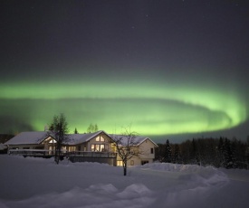 Aurora & Denali View Apartment