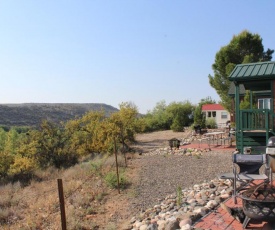 Verde Valley Canyon View Cottage 3