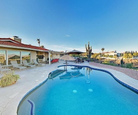 Posh Mountain-View Home - Pool & Outdoor Kitchen home