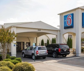 Motel 6-Decatur, AL