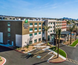 Holiday Inn Express & Suites Lake Havasu - London Bridge, an IHG Hotel