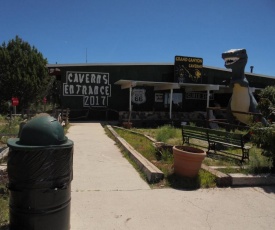 Grand Canyon Caverns Inn