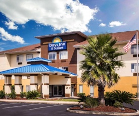 Days Inn & Suites by Wyndham Foley