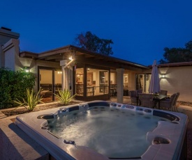 Paradise Valley Arizona Oasis with BBQ, Pool & Hottub