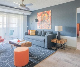 WanderJaunt - Luxe East Phx Apartments