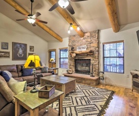 Charming Mountain Condo with Balcony in Pinetop