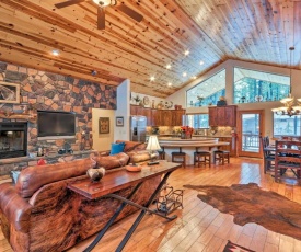 Lavish Cabin with Deck Less Than 3 Mi to Pinetop Country Club