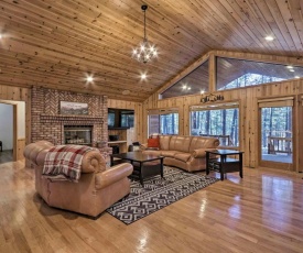 Expansive Pinetop Cabin with Fireplace and Grill!