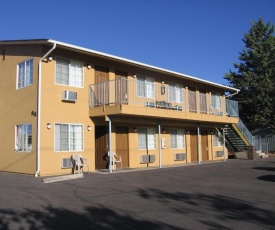 Heritage House Motel