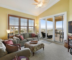 301W ~ Inviting 3BR/3BA penthouse with beautiful Gulf view