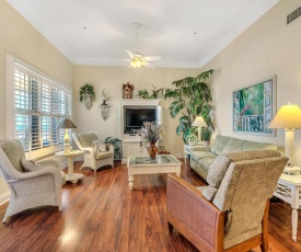 304W ~ Relax with beautiful Gulf views in this 3BR/3BA center condo