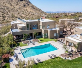 Gorgeous Panorama Mountain Views - Large Heated Outdoor Pool & Spa home