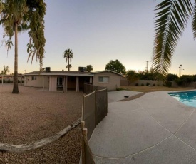 Old Town Scottsdale Desert Retreat - Huge Resort Style Backyard, Pool, 4 BR 2 Ba