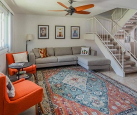 Spacious 4BR Townhouse by Old Town by WanderJaunt