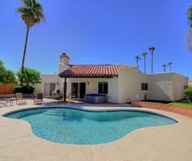 Super Private Backyard with Putting Green Private Pool & Spa