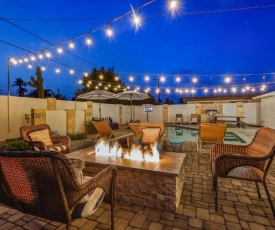 MODERN FARMHOUSE IN OLD TOWN SCOTTSDALE - Closest Walk to Entertainment District, Fashion Square, Heated Pool