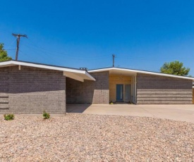 Modern Home Diving Pool AZ close to Old Town & ASU