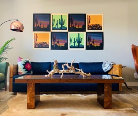 Pet Friendly, Fabulously Decorated with Heated Pool, 48-Hour Cancellation - Tempe Desert Haven