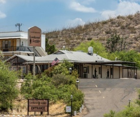 Landmark Lookout Lodge