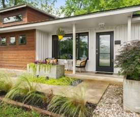 Modern Urban Ranch House in Downtown