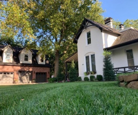 The Henry Carriage House