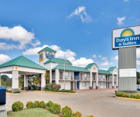 Days Inn & Suites by Wyndham Bentonville