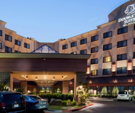 DoubleTree Suites by Hilton Bentonville