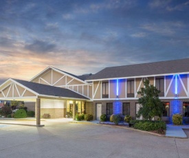 Super 8 by Wyndham Bentonville