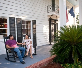 The Spivey House B&B on Kingston Lake