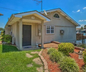 Cozy Cottage with Boat Launch on Lake Hamilton!