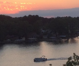 Hot Springs, AR. Lakefront :boat slip