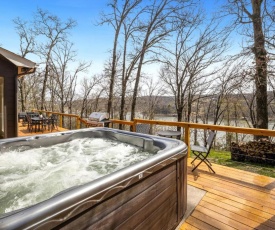 Lake FRONT - Paddle Point - Hot Tub!