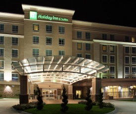 Holiday Inn and Suites Rogers at Pinnacle Hills, an IHG Hotel