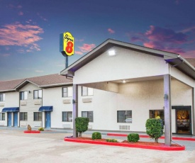 Super 8 by Wyndham Van Buren/Ft. Smith Area