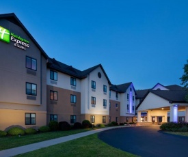 Holiday Inn Express & Suites Bradley Airport, an IHG Hotel