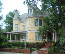 C.W. Worth House Bed and Breakfast