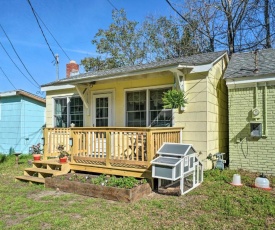 Cozy Tiny House 4 Miles to Downtown Wilmington!