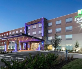 Holiday Inn Express & Suites - Wilmington West - Medical Park, an IHG Hotel