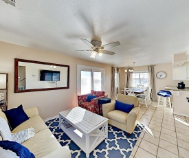 Great Getaways - Unit A - Pool, 100 Yards to Beach Duplex