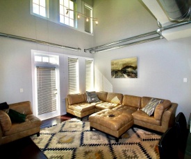 SPACIOUS ATL LOFT 2STORY 3BR ATLANTIC STATION